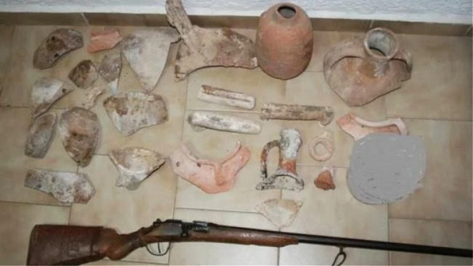 «Χτύπημα» της ΕΛΑΣ σε κύκλωμα αρχαιοκαπηλίας – Συλλήψεις σε Ηράκλειο και Αθήνα